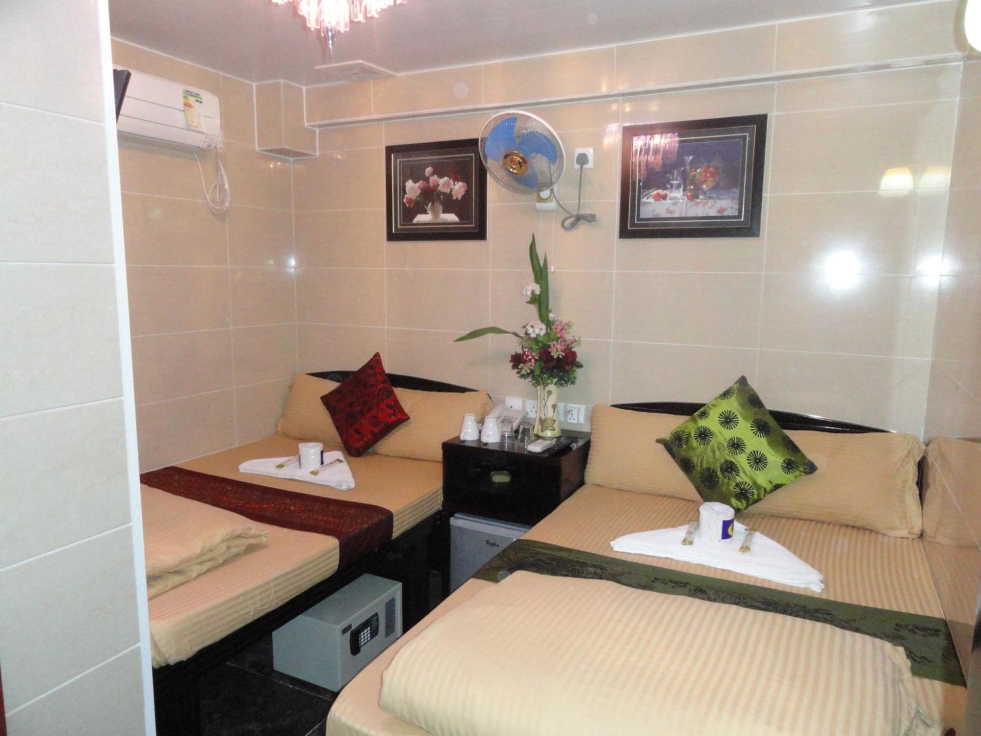 Days Hostel Block D Hong Kong Bagian luar foto